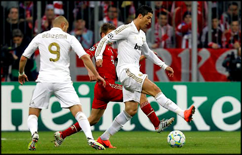 Ronaldo Tricks on Cristiano Ronaldo 486 Doing Step Overs Tricks And Dribbles In The Uefa